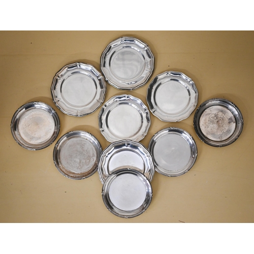 411 - A set of five Egyptian .900 grade pickle dishes 5.9oz, to/w six Continental .800 grade dishes 2.2oz ... 