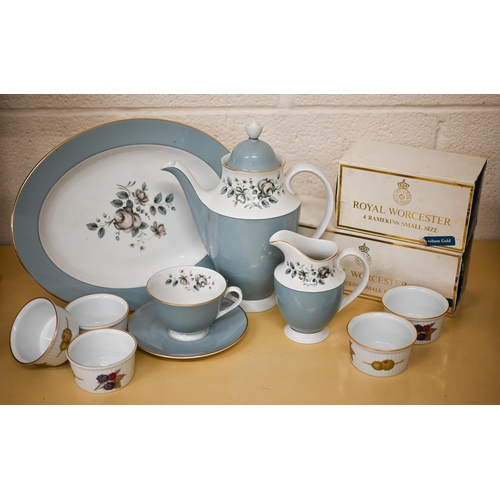 424 - A Royal Doulton 'Rose Elegans' dinner/coffee service to/w thirteen Royal Worcester Evesham ramekins ... 