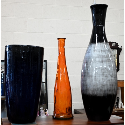 464 - A large blue glazed vase/stick-stand 69cm high, to/w an earthenware 'studio' vase and a tall orange ... 