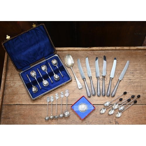 526 - A cased set of six seal-top coffee spoons, Sheffield 1936, to/w six coffee spoons with bean finials ... 