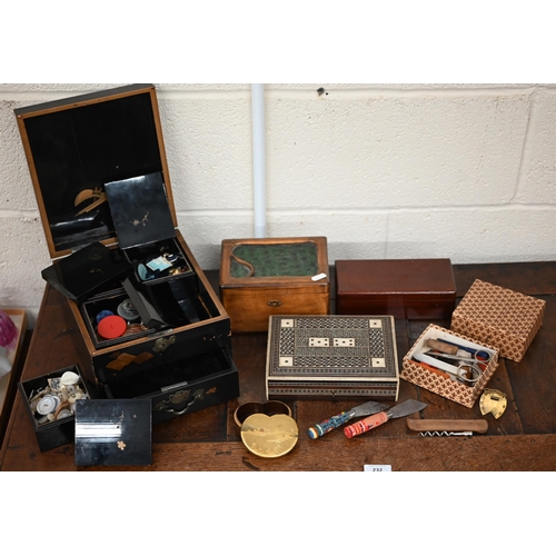 544 - A vintage Japanese lacquer box fitted with four boxes containing buttons and a lower drawer, to/w a ... 