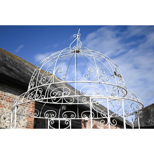 98 - A French steel circular domed top garden pergola / gazebo, white painted, 154 cm dia. x 280 cm h (31... 