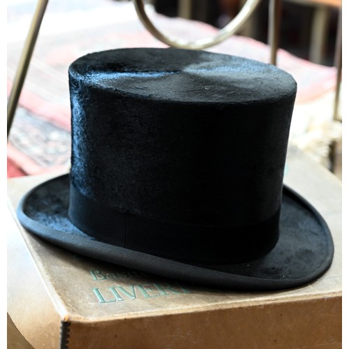 507 - A vintage top hat by Tress & Co (boxed), to/w a Japanese painted silk fan, a hat-pin, the 9ct go... 