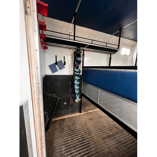 100 - A Ford Iveco 75e live-in horse box, registered P/1996, 236,796 km, manual 5-speed, plated until 08/2... 