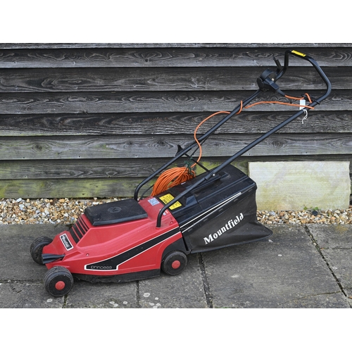 122 - A Mountfield Ransomes 240v electric lawn mower c/with clippings bag