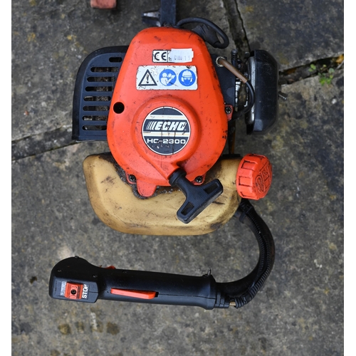 125 - A Shred N Vac ES2400 petrol leaf blower with collecting bag a/f, to/with an Echo HC2300 petrol hedge... 