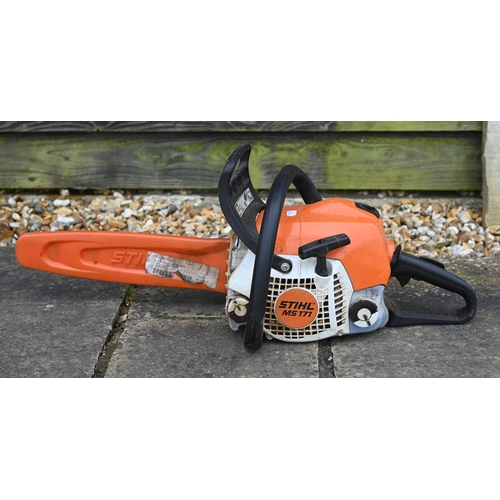 126 - A Stihl MS171 petrol chainsaw to/with a Kometi petrol long reach hedge trimmer, both a/f (2)