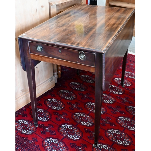 131 - A 19th century mahogany Pembroke table 98 x 82 x 70 cm high overall