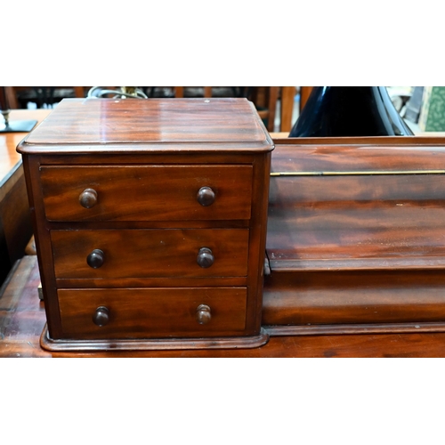 136 - #A Victorian mahogany dressing table on spiral fluted supports joined by concaved platform base, 120... 