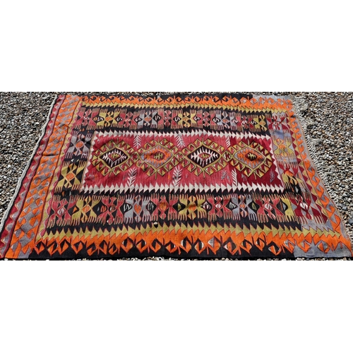 201 - A Turkish geometric design kelim rug, 190 x 140 cm 