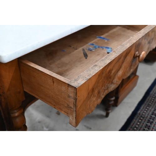 215 - An antique French walnut marble top wash stand with single drawer, mirror and turned legs, 80 x 45 x... 