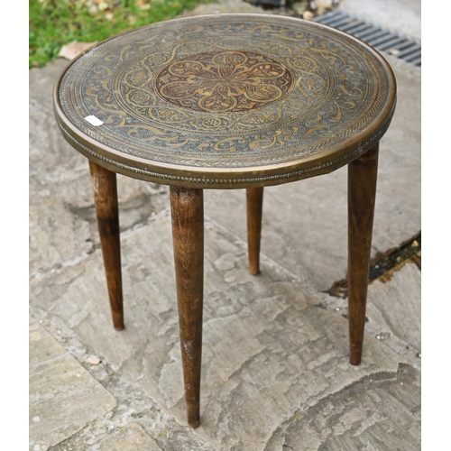 279 - An early 20th century Anglo-Indian carved hardwood octagonal table, 45 cm dia. x 48 cm h a/f to/w tw... 