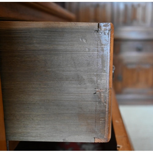 291 - Edwardian satin-walnut mirror backed dressing chest, 92 x 42 x 150 cm