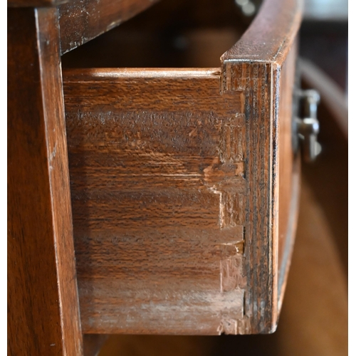 292 - A George III style bowfront chest with four graduating drawers and bracket feet, 80 x 50 x 86 cm h