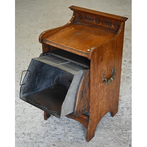 327 - A late Victorian carved oak 'Green Man'  purdonium to/w an octagonal occasional table (2)