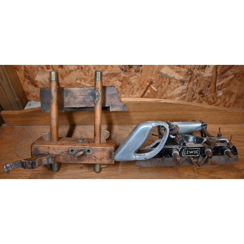 349 - Used power tools including boxed Bosch POF 50 plunging router set, belt sander, circular saw, Ryobi ... 