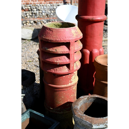 48 - Six assorted old terracotta / pottery chimney pots, the tallest 115 cm h to/with a pair of of plante... 