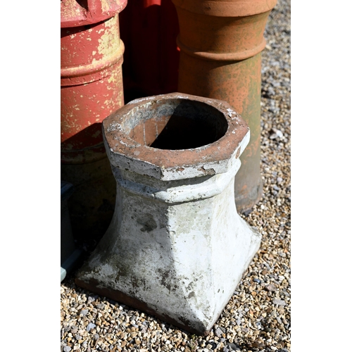 48 - Six assorted old terracotta / pottery chimney pots, the tallest 115 cm h to/with a pair of of plante... 