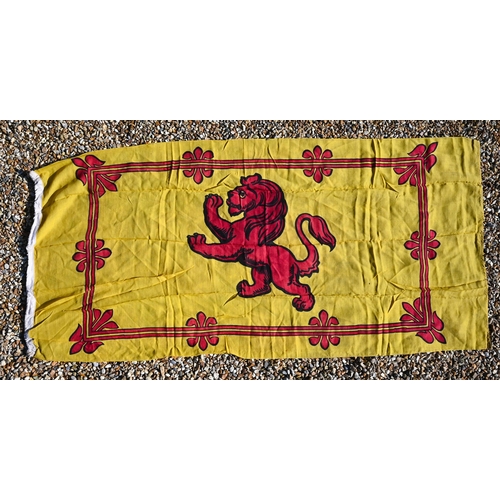 509 - Various vintage and later linen flags including two Union flags, Royal Standard of Scotland, two red... 