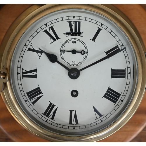 537 - A Schatz (Triberg, Germany) 'Royal Mariner' ships' clock with striking movement, in wheel surround, ... 