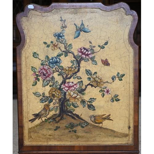 598 - An old chinoiserie hand painted fire screen, 77 cm h x 50 cm w