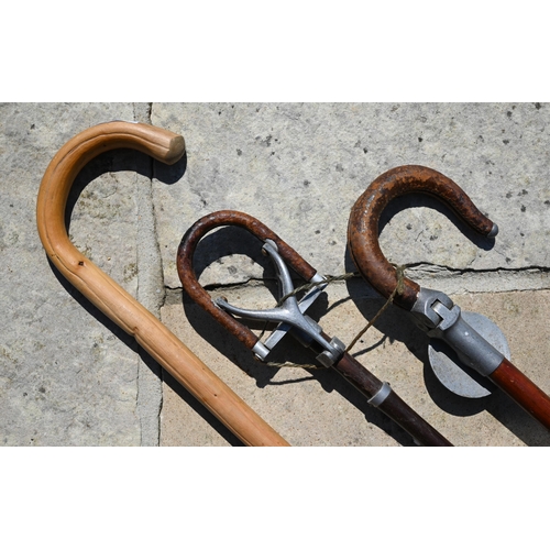 611 - #Two vintage shooting sticks and a walking stick (3)