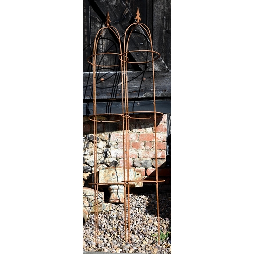 66 - A pair of weathered steel arrow head obelisk plant frames, 160 cm h (2)