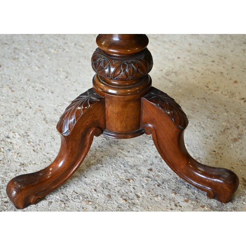 285 - An oak leather top box stool carved with 'Immaculata Gens' Welsh heraldic crest to front (unstained ... 