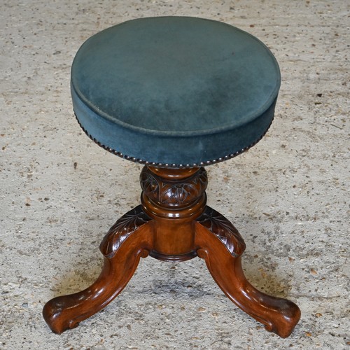 285 - An oak leather top box stool carved with 'Immaculata Gens' Welsh heraldic crest to front (unstained ... 