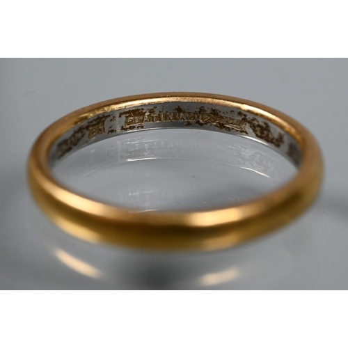 304 - A wedding band in 22ct yellow gold and platinum, N, approx 4.3g