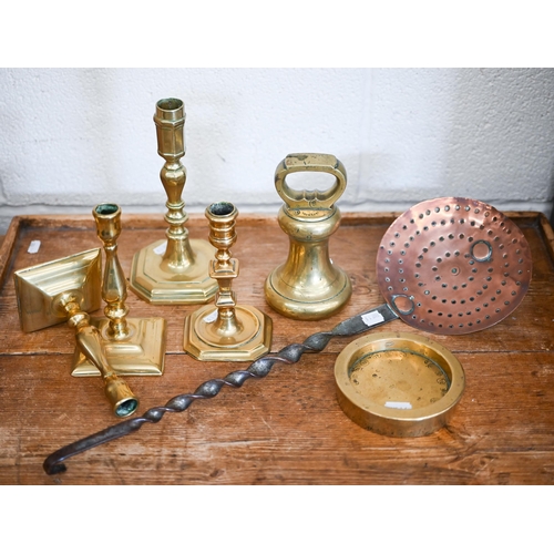 489 - Four antique cast brass candlesticks (including a pair) to/w a Victorian 7lb bell-weight on 4lb stan... 