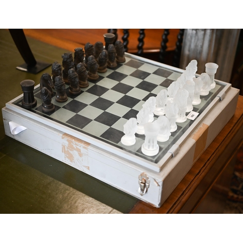 507 - A set of Czechoslovakian frosted glass chessmen in case c/w chessboardCase a/f