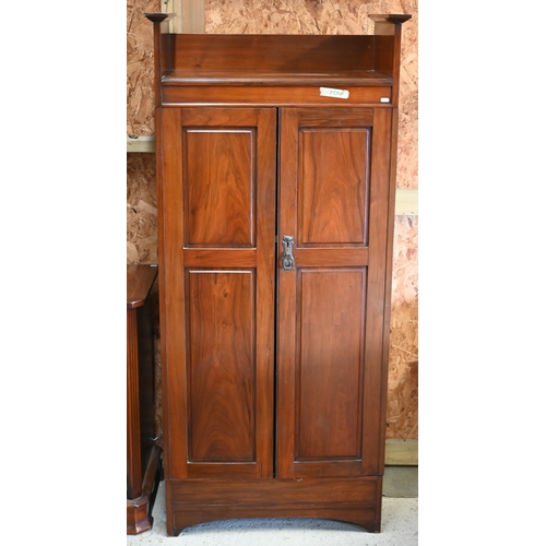 123 - An Edwardian Denby & Spinks patented 'Autovalet' walnut wardrobe, 77 cm w x 45 cm x 170 cm h