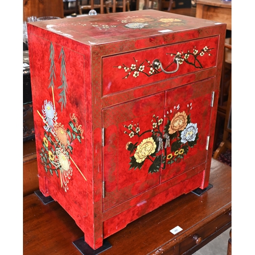 186 - A modern Chinese red lacquered side cabinet with gilt and polychrome floral decoration, 50 x 36 x 62... 