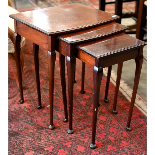 268 - A Victorian mahogany whatnot with pierced brass gallery (top loose) and single drawer, 46 x 36 x 92 ... 