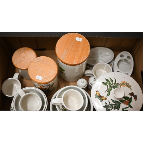 401 - A quantity of Portmeirion 'Botanic Garden' table ware (2 boxes)