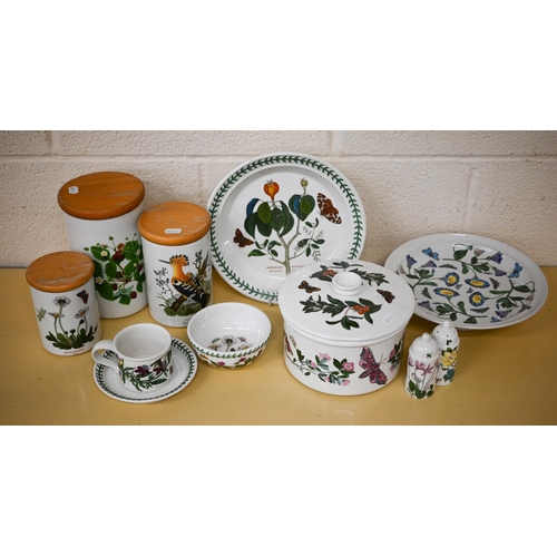 401 - A quantity of Portmeirion 'Botanic Garden' table ware (2 boxes)