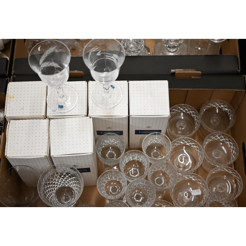 428 - A set of six boxed Caithness barley-cut wine glasses to/w other cut drinking glasses etc (box)