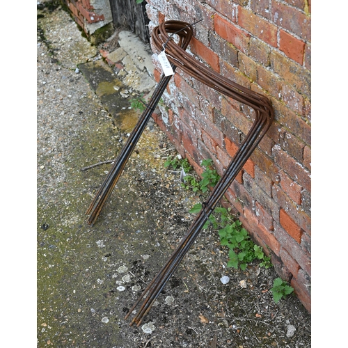 46 - Ten large weathered steel bowed garden plant supports/frames, approx 100 cm h x 60 cm w (10)