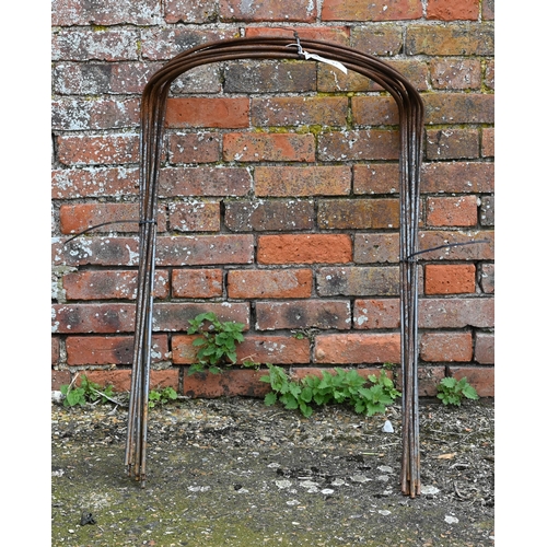 46 - Ten large weathered steel bowed garden plant supports/frames, approx 100 cm h x 60 cm w (10)