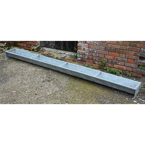 59 - An IAE galvanised metal floor feeding cattle trough planter, 274 cm/ 9 ft long