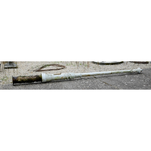 91 - Hardy & Padmore, Worcester, a Victorian cast iron lamp post, with folding arms, approx. 390 cm h... 