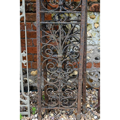 94 - Assorted old cast iron decorative architectural panels, the largest 232 cm x 32.5 cm (5)