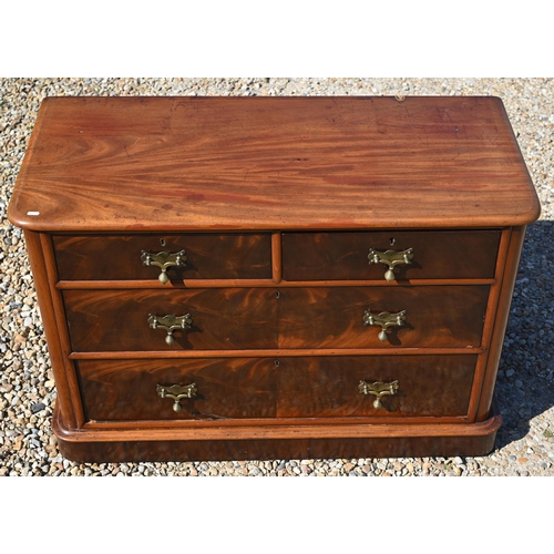 531 - A Victorian mahogany and flame mahogany chest of two short over two long drawers 112 cm x 50 cm x 74... 