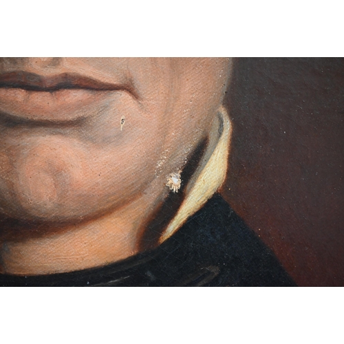 392 - A 19th century English school oval portrait of a gentleman, oil on canvas, 58 x 48 cm in giltwood fr... 