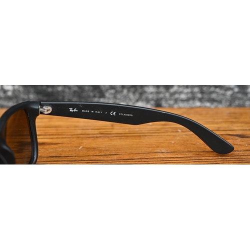 451 - A pair of Ray-Ban 'Justin' polarised sunglasses