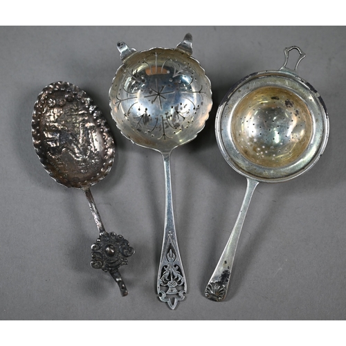 103 - A quantity of Georgian and later silver flatware, including salt spoons, tea and coffee spoons and p... 