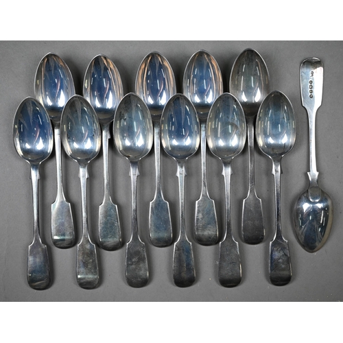 111 - A set of twelve Victorian silver fiddle pattern teaspoons, Chawner & Co, London 1880, to/w a pai... 
