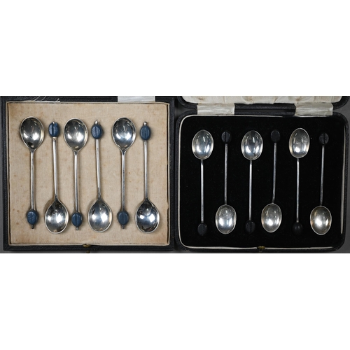 112 - A cased set of six silver coffee spoons in the Arts & Crafts manner, William Suckling Ltd, Birmi... 