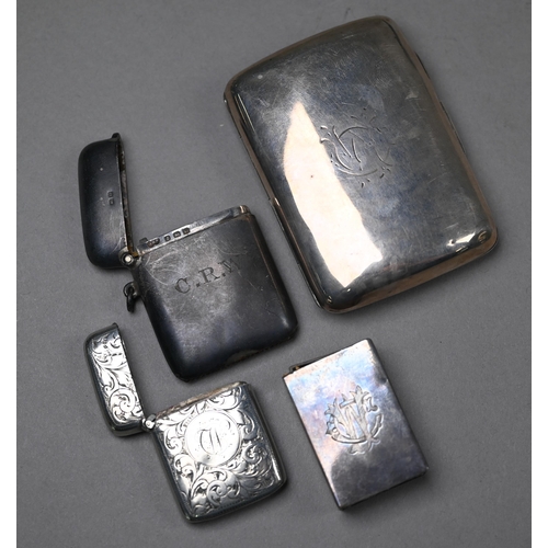 118 - A heavy quality silver cigarette box with gilt lining, Goldsmiths & Silversmiths Co. Ltd., Londo... 